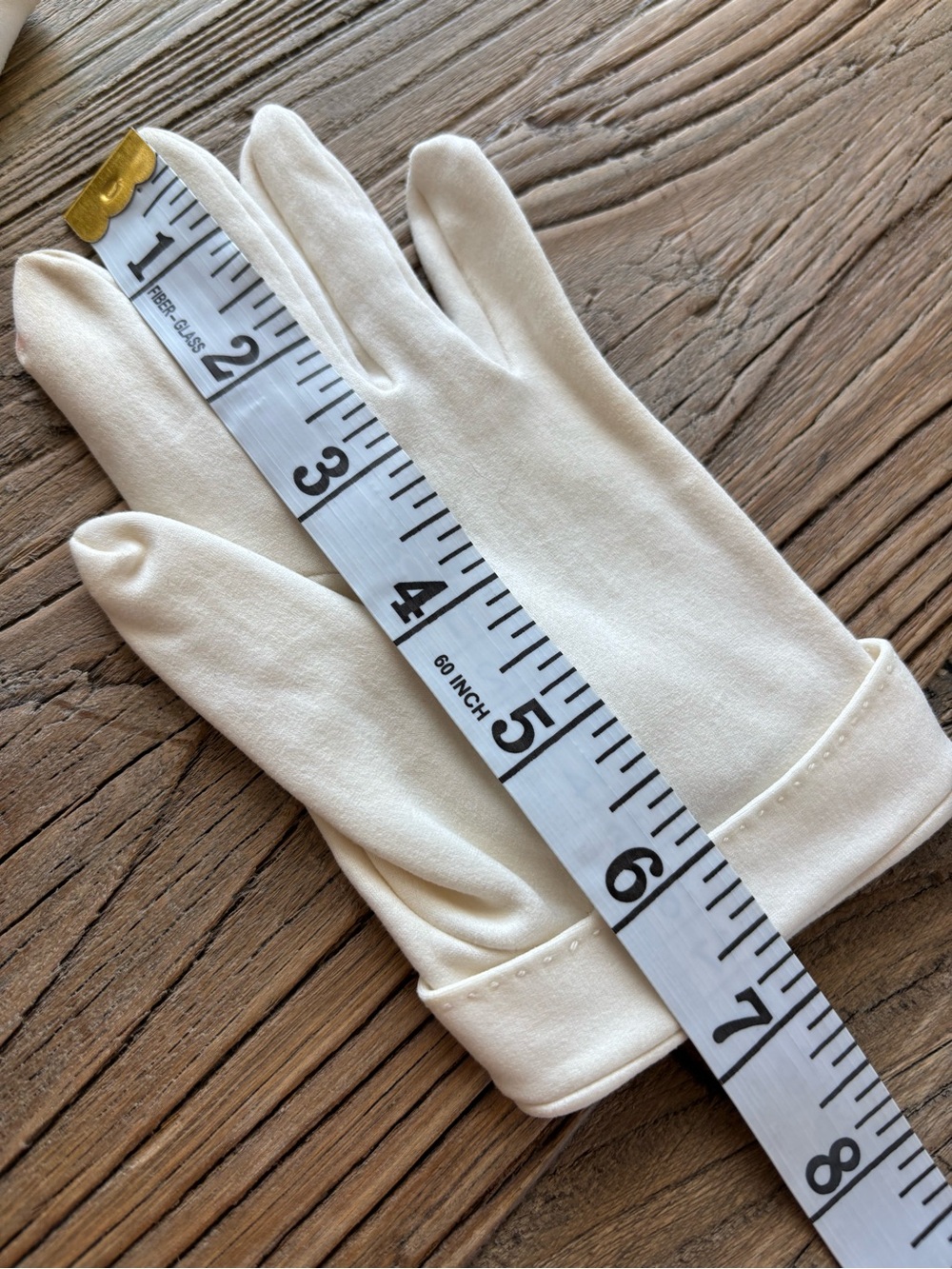 Vintage Christin Dior Women's Wrist Length Button Cuff Gloves - Picture 14 of 15
